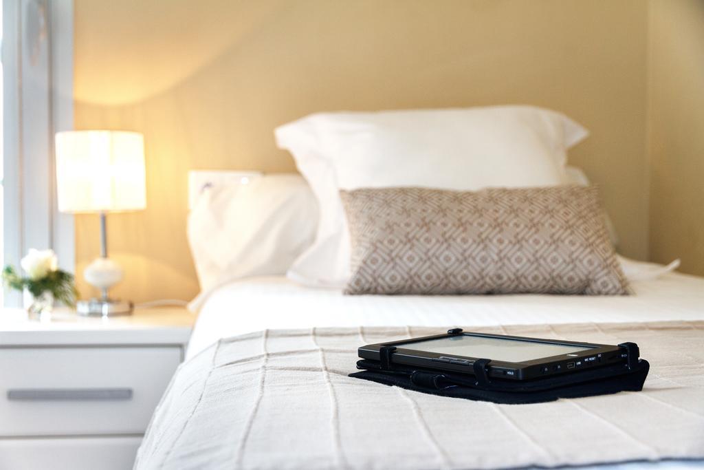 Feelathome Poblenou Beach Apartments Barcelona Room photo