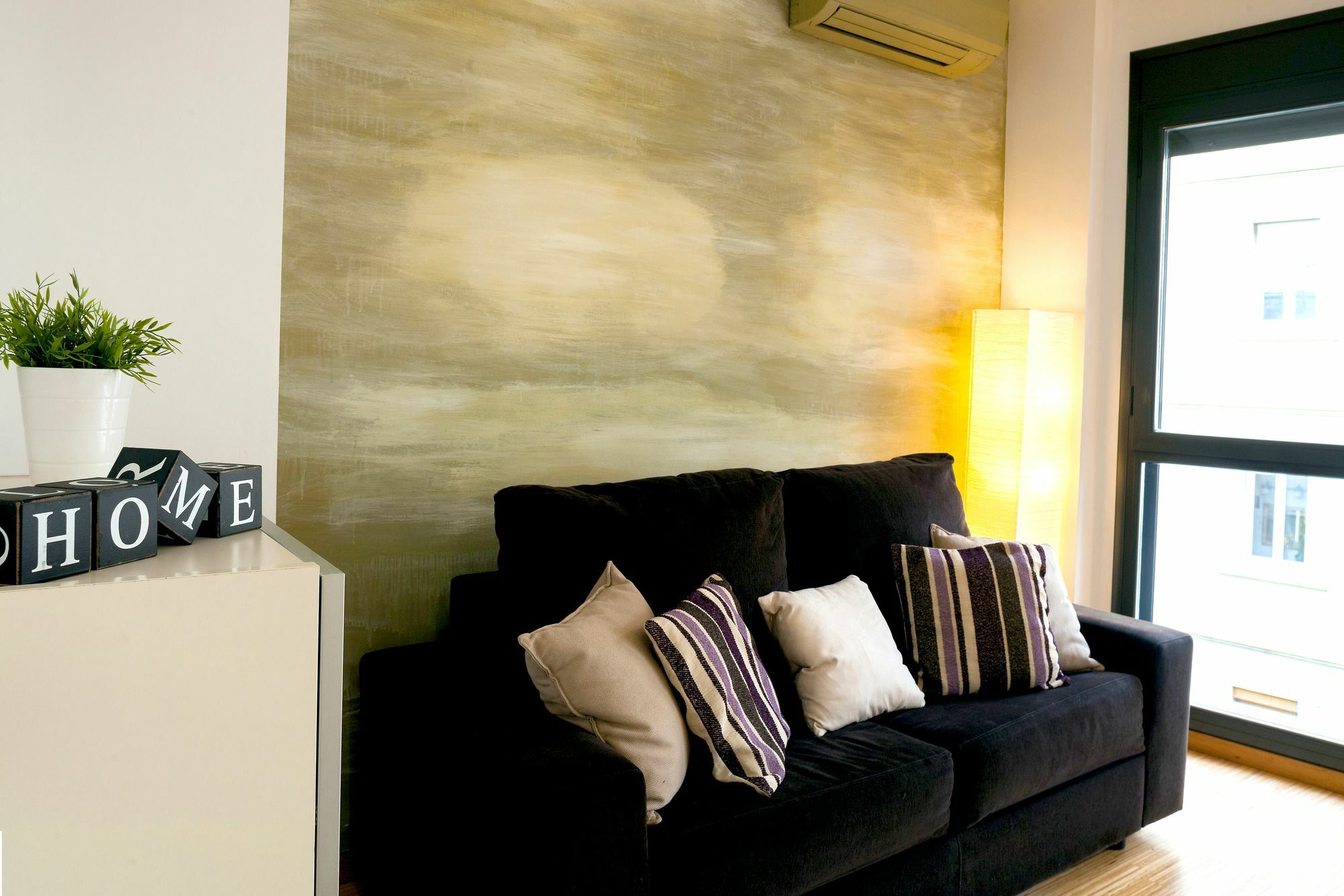 Feelathome Poblenou Beach Apartments Barcelona Exterior photo